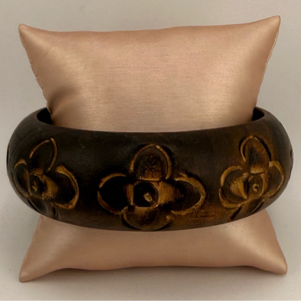 Handmade Carved Wood Floral Design Bangle Bracelet - Picture 12 of 14